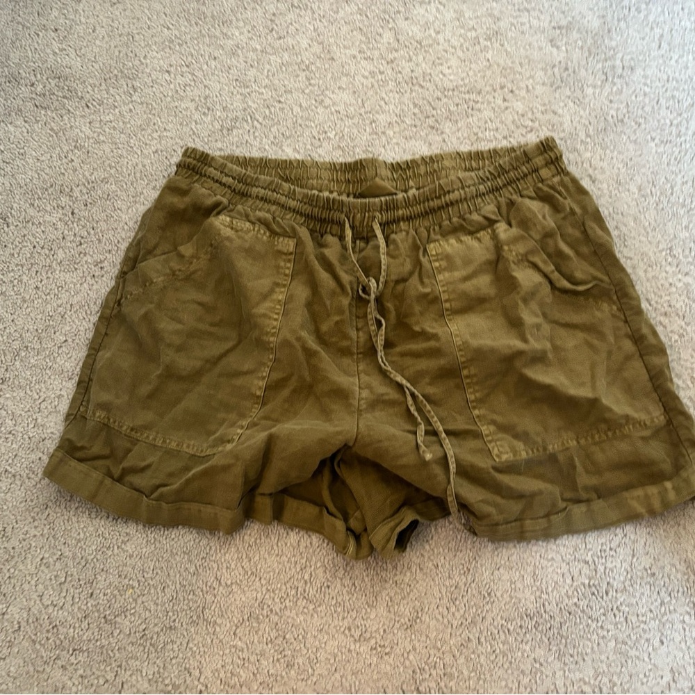green target flowy shorts